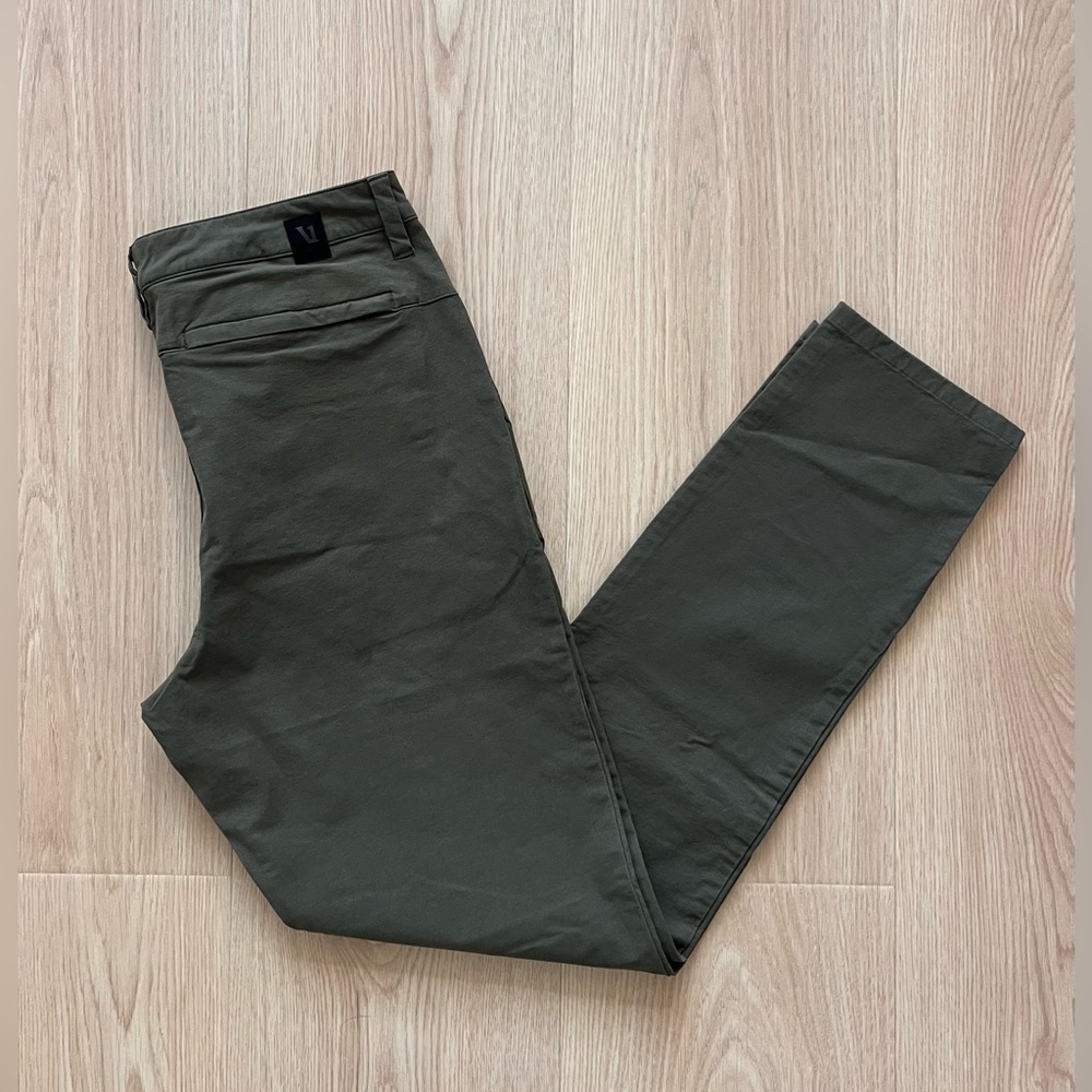 Vuori Chino Pants Athletic Fit Performance Stretch Men's Army Green Size 32 x 31